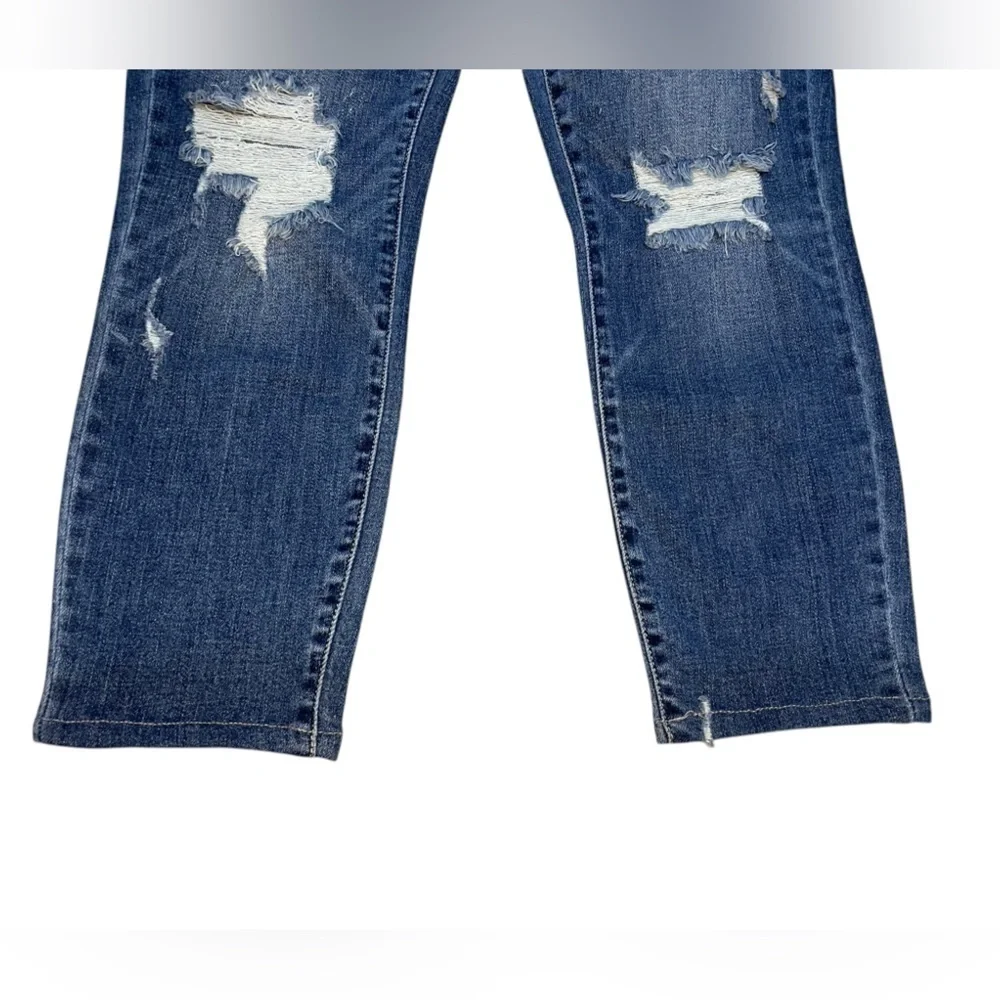 Judy Blue Relaxed Fit Distressed Jeans Size 7/ 28